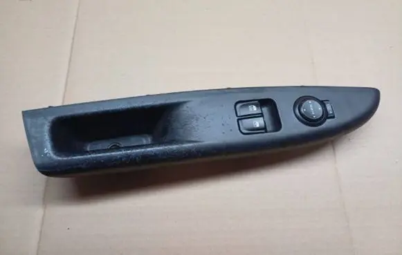 Hyundai i20 (PB PBT) Electric window control switch 202008160