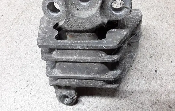 Cadillac BLS Engine mount bracket 12766011