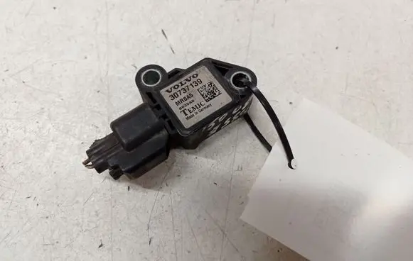 Volvo V50 Airbag deployment crash/impact sensor 30737139