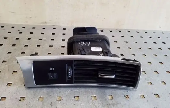 Audi A6 S6 C6 4F Dashboard side air vent grill/cover trim 4F2820902D