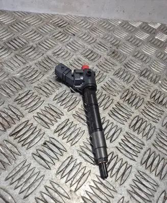 Volvo XC90 Fuel injector 31452113