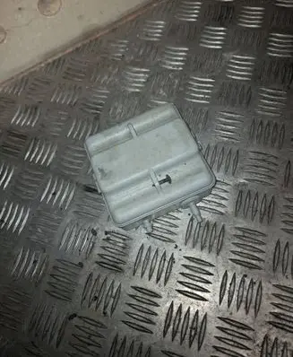 Vacuum air tank