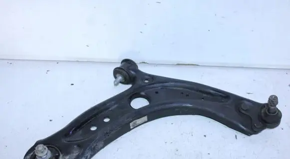 Volkswagen Golf VII Front lower control arm/wishbone 5WA407152