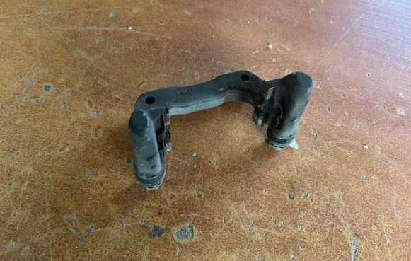 Citroen C4 II Brake caliper pad carrier rear 