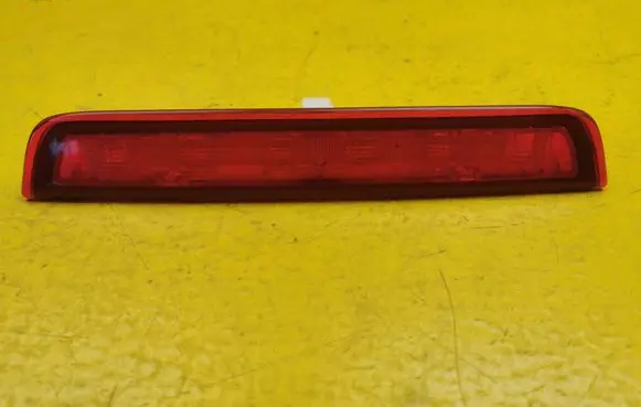 Toyota Yaris Third/center stoplight 90000750