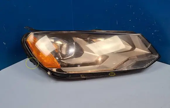 Volkswagen Touareg II Headlight part 7P1941752 1ZS01032810