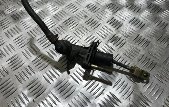 KIA Carnival Clutch master cylinder