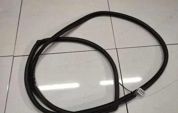Subaru B9 Tribeca Rubber seal rear door 