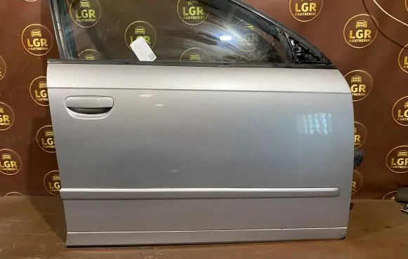 Audi A4 S4 B7 8E 8H Front door
