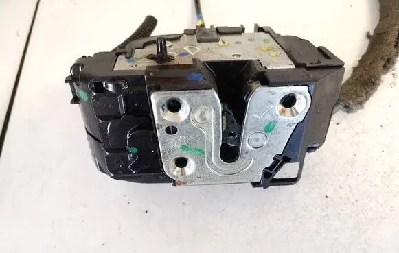 Nissan Note (E11) Rear door lock