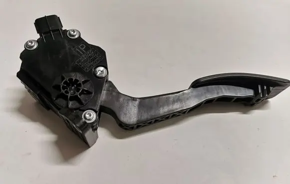 Subaru Outback (BS) Accelerator throttle pedal 36010AL090