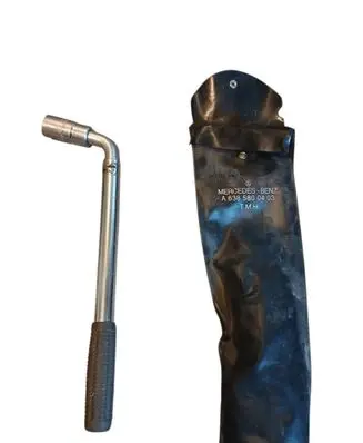 Mercedes-Benz Vito Viano W638 Wheel nut wrench 