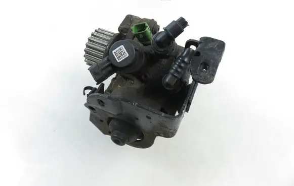 Dacia Dokker Fuel injection high pressure pump 167001056R 0445010530 8201102066