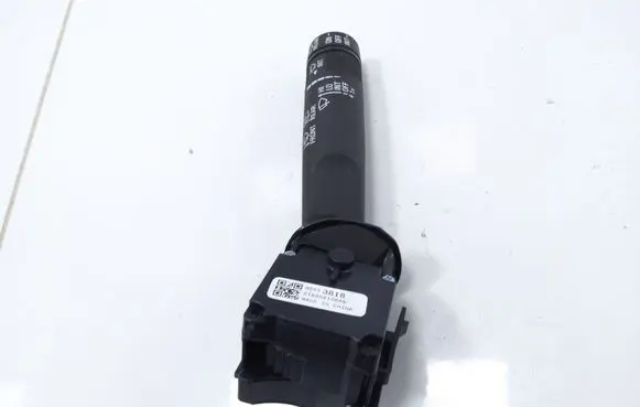 Opel Zafira C Wiper control stalk 95433818