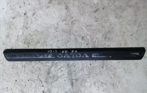 Volvo S60 Side skirt front trim 8659960