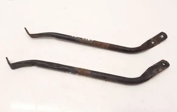 Front bumper mounting bracket
