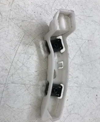 Peugeot 208 Front bumper mounting bracket 9673270380