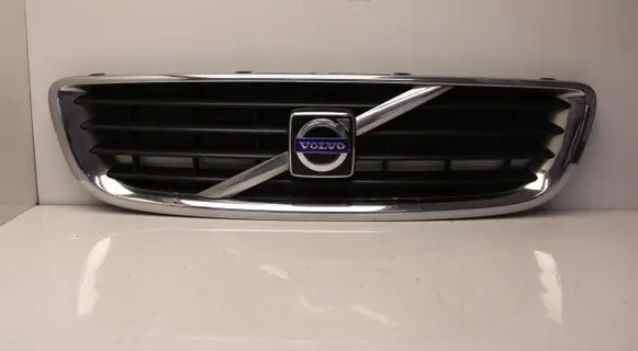 Volvo V50 Front bumper upper radiator grill 