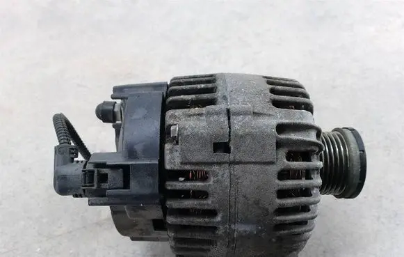 Skoda Fabia Mk2 (5J) Generator/alternator 03F903023E