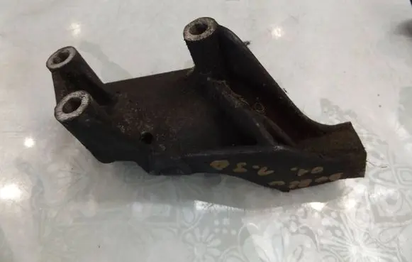 Fiat Doblo Engine mounting bracket