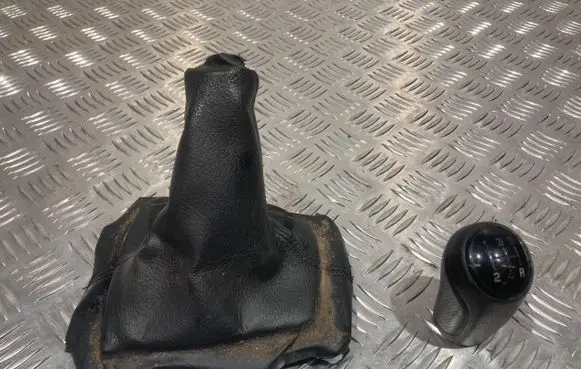 Suzuki Swift III Gear lever shifter trim leather/knob PK9650