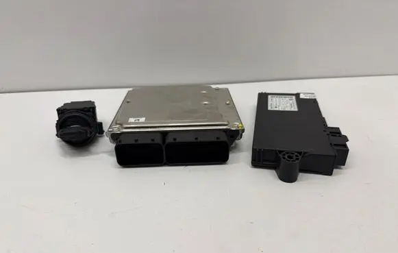 BMW 5 E60 E61 Engine ECU kit and lock set 10862510 6954722 064081080