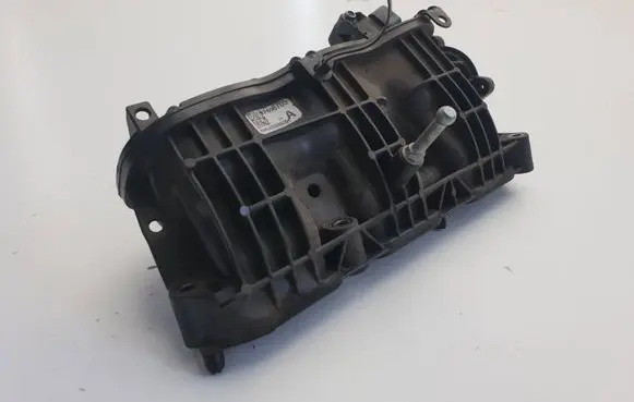 Opel Astra J Intake manifold 2696705 A2000960304