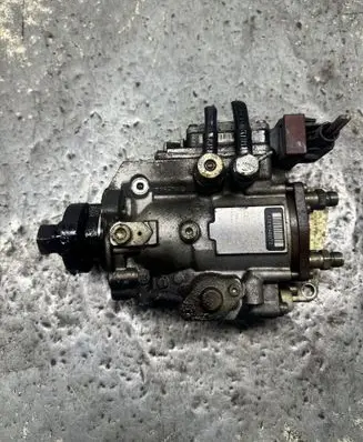 Opel Omega B1 Fuel injection high pressure pump 0470504016 24413104