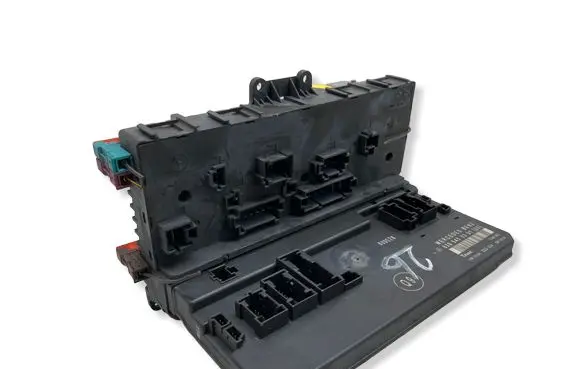 Mercedes-Benz Vito Viano W639 SAM control unit 6395450301