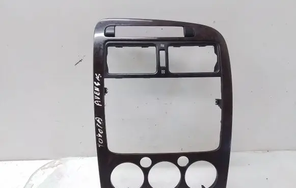 Radio/GPS head unit trim
