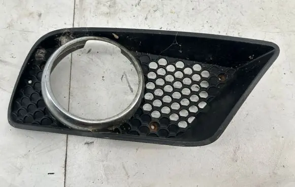 Mercedes-Benz SLK R170 Front fog light trim/grill A1718850253
