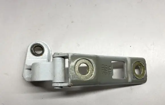 Chrysler Pacifica Tailgate/trunk/boot hinge 68229151