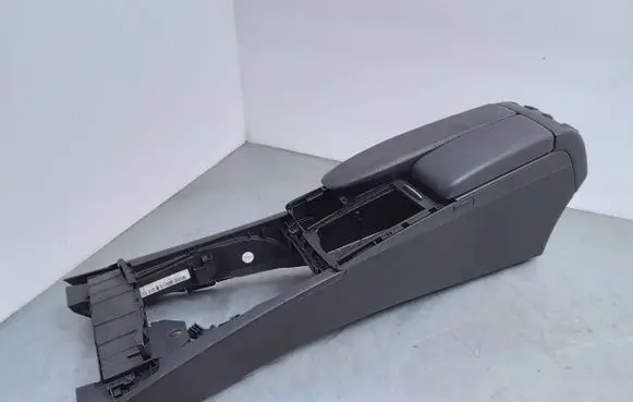 Mercedes-Benz C W204 Armrest A2046800150 0005031010