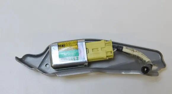 Lexus GS 300 350 430 450H Airbag deployment crash/impact sensor 1879001782 8983430020