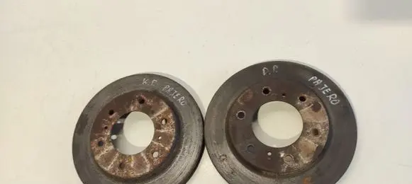 Mitsubishi Pajero Front brake disc