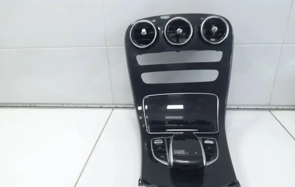 Mercedes-Benz C W205 Center console A2056800210