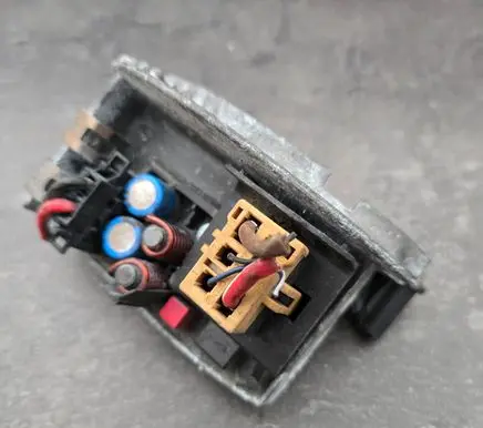Volkswagen Golf V Heater blower motor/fan resistor 9140010507