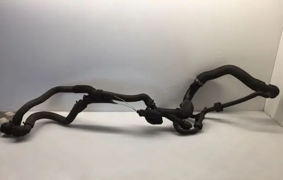 Volkswagen PASSAT B7 Engine coolant pipe/hose 03L121131AA 03L121131 1K0122291