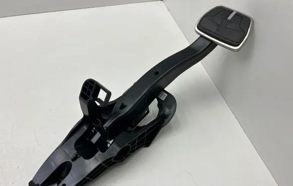 BMW 2 G42 Brake pedal 689112201 141457 SK1675540