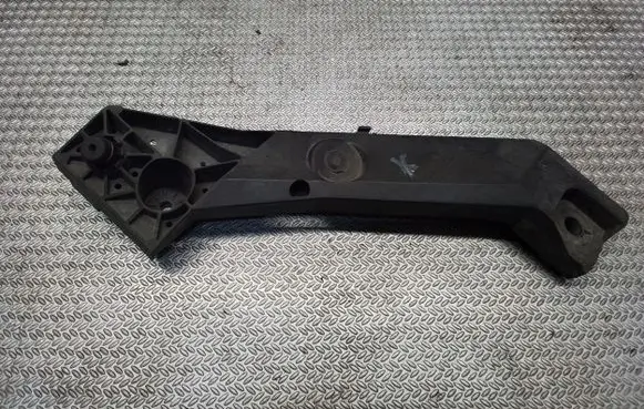 Renault Trafic III (X82) Radiator support slam panel bracket 625001299R