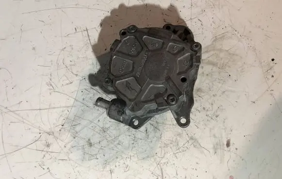 Audi A4 S4 B8 8K Vacuum pump 03L145100F 060910A2