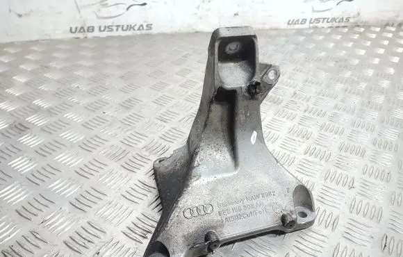 Audi A4 S4 B7 8E 8H Engine mounting bracket 8E0199308