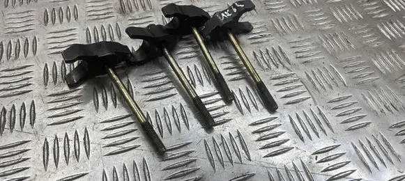 Toyota Corolla E120 E130 Fuel Injector clamp holder
