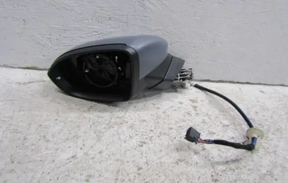 Volkswagen Golf VIII Front door electric wing mirror 5H1857507BR
