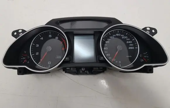 Audi A5 8T 8F Speedometer (instrument cluster) 8T0920901E