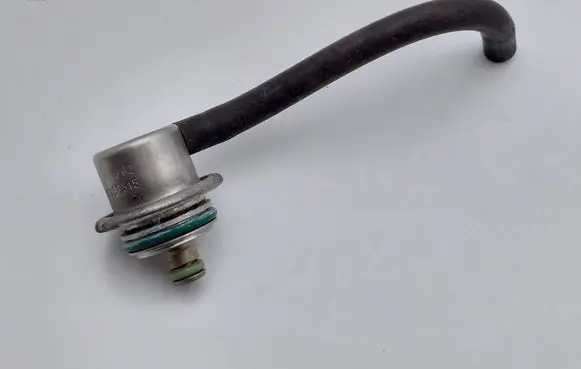 Opel Astra G Fuel pressure regulator 0280160515