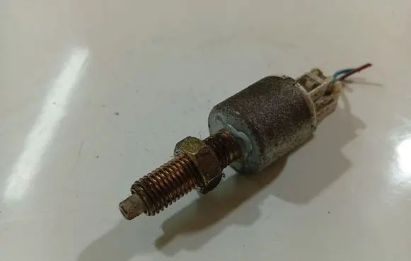 Toyota Previa (XR30, XR40) II Brake pedal sensor switch 