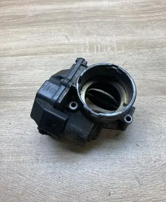 Volkswagen PASSAT B6 Throttle valve 03G128063A