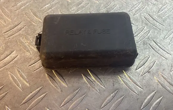 Lexus RX 450H Fuse box cover 8266248320