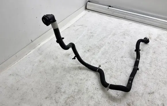 Tesla Model Y Electric car engine cooling hoses/pipes 107759500E